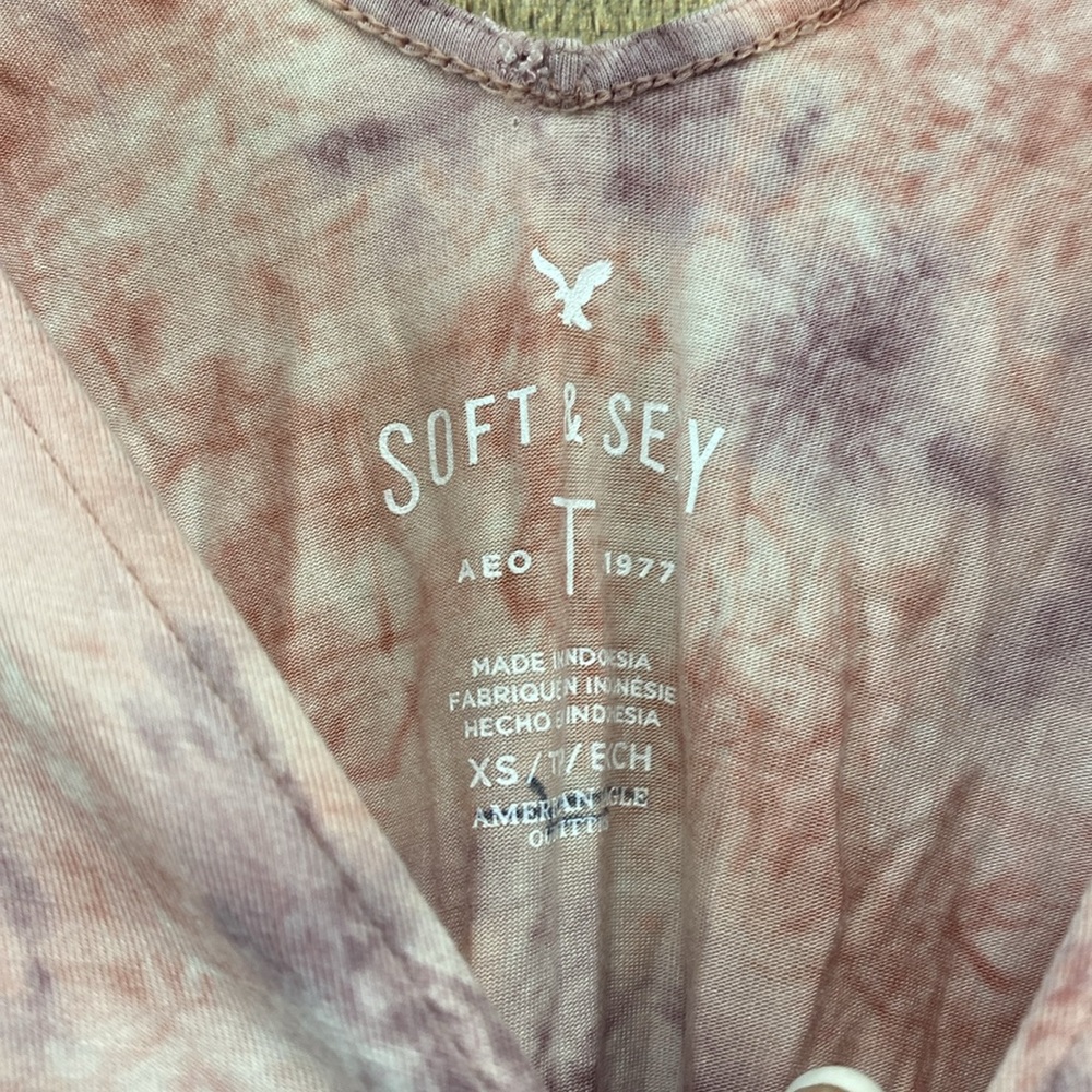 American Eagle Soft & Sexy Tie Dye Cold Shoulder Top - Picture 3 of 4